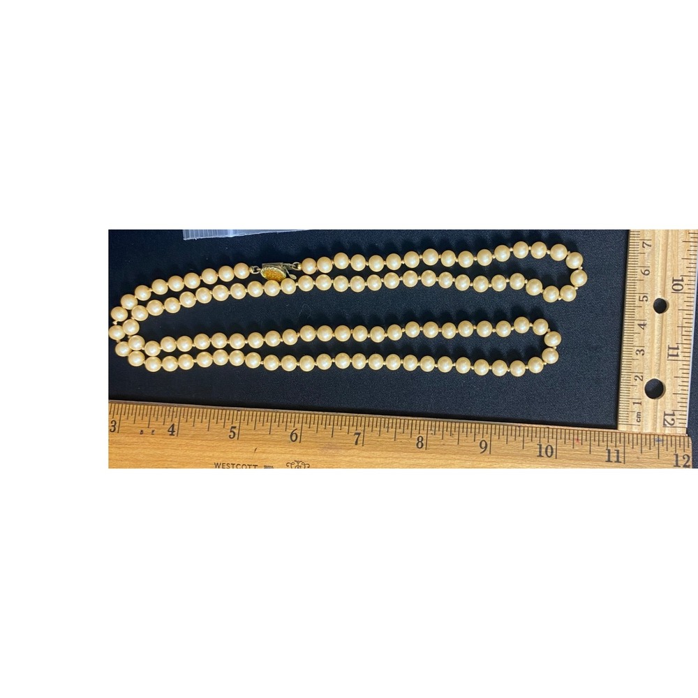 Chunky Faux Pearl Necklace Cream Gold Tone‎ Clasp